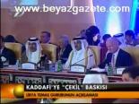 Kaddafi'ye Çekil Baskısı