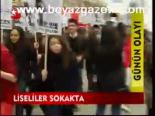 Liseliler Sokakta