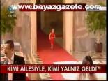 Kimi Ailesiyle, Kimi Yalnız Geldi