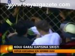 Kolu Garaj Kapısına Sıkıştı