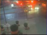 Araçlar Yayaların Üzerine Böyle Savruldu