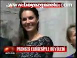 Prenses Elbisesiyle Büyüledi