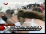 Müzik Festivalinde Korkutan Sahne