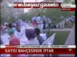 Kayısı Bahçesinde İftar