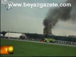 Uçak Yere Çakıldı