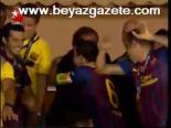 Barcelona'lı Futbolcuların Kupa Sevinci