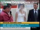 Nikahları Stadyumda Kıyıldı