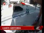 Camiye Gidiyordu