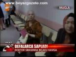 Doktor Sırasında Bıçakladı
