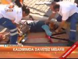 Kaldırımda davetsiz misafir