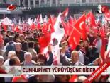 cumhuriyet yuruyusu - Alternatif kutlamaya gazlı müdahale Videosu