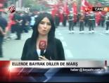 cumhuriyet bayrami - Ellerde bayrak diller de marş Videosu
