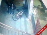 bisiklet hirsizi - Bisiklet Hırsızını Bekleyen Beş Kişi Videosu