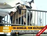 Tır devrildi TEM kilitlendi