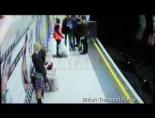 tren raylari - Metroda Dehşet Anları Videosu