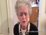 whitney houston - 90 Yaşındaki Kadından Dans Şovu Videosu