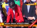 Bakan Şimşek bisiklete bindi Haberi  online video izle