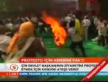 yeni delhi - Protesto için kendini yaktı Videosu