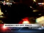 Mahkemeye Rest Çekti, Terketti online video izle