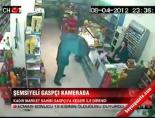 Şemsiyeli gaspçı kamerada
