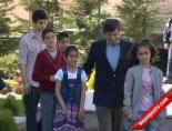 sare davutoglu - Ahmet Davutoğlu Ve Eşi Sare Davutoğlu Çocukları Ağırladı Videosu