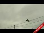 bilbao - İspanyada Rüzgar Havadaki Uçakları Böyle Savurdu Videosu
