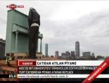 Çatıdan Atılan Piyango