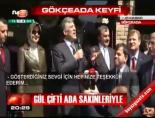 Gül çifti ada sakinleriyle