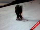 Kayakçılar Pistte Kafa Kafaya Çarpıştı