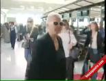meral okay - Ünlü Senarist Meral Okay Öldü (Havaalanı Görüntüleri) Videosu