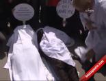 il saglik mudurlugu - Sağlık Bakanlığı Önünde Kefenli Protesto Videosu