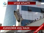 Asansörde Asılı Kaldı