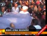 hindistan - Bebek atma geleneği! Videosu