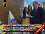 ayse kilic - Başbakan Erdoğan iki kolu olmayan ressam Ayşe Kılıç'ın sergisini gezdi Videosu