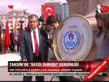 cumhuriyet aniti - Taksim'de 'saygı duruşu' gerginliği Videosu