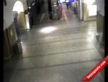 tren istasyonu - Polonyalı Kadın Feci Dayak Yedi! Videosu
