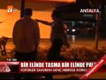 Bir elinde tasma bir elinde pala