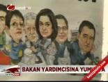 yunanistan - Bakan yardımcısına yumurta Videosu