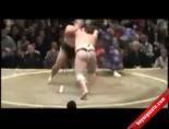 gures - Sumo Güreşinde Hakem Nakavt! Videosu