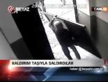 teror yandasi - Kaldırım taşı ile saldırdılar Videosu