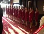 cinli - Çinli kızların garson eğitimi Videosu