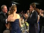 jennifer lawrence - Jennifer Lawrence’ın Elbisesi Yırtıldı  Videosu
