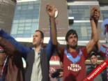 senol gunes - Trabzonspor Taraftarı TFF Önünde Horon Oynadı  Videosu
