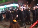 derbi maci - Galatasaray Store TIR'ına Saldıran Taraftarlara Polis Müdahale Etti Videosu