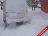 Bitlis'te Kar Yağışı Köy Yollarını Kapattı 