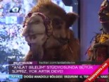 dogukan sengun - Ünlü Sunucu Doğukan Şengün canlı yayına deveyle geldi Video İzle Videosu