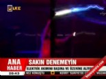 Elektrik akımını başına ve üzerine alıyor 