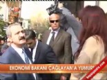 zafer caglayan - Ekonomi Bakanı Çağlayan'a yumurta  Videosu
