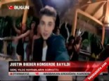 justin bieber - Justin Bieber konserde bayıldı  Videosu