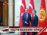 almazbek atambayev - Kırgız Cumhurbaşkanı'ndan çok sıcak karşılama Videosu